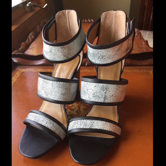 Report Signature Black/White LEATHER Strappy Sandals Heels 7M - Picture 9 of 15